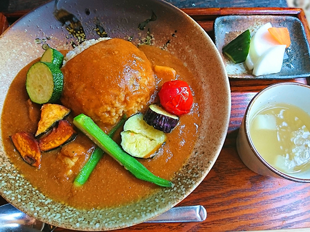 野菜たっぷりのスパイスカレー